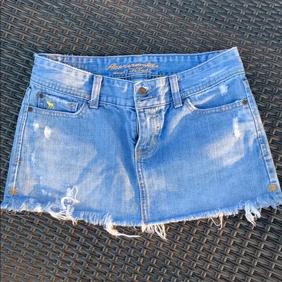 A&F Denim Mini Skirt Size 0 - Picture 2 of 3